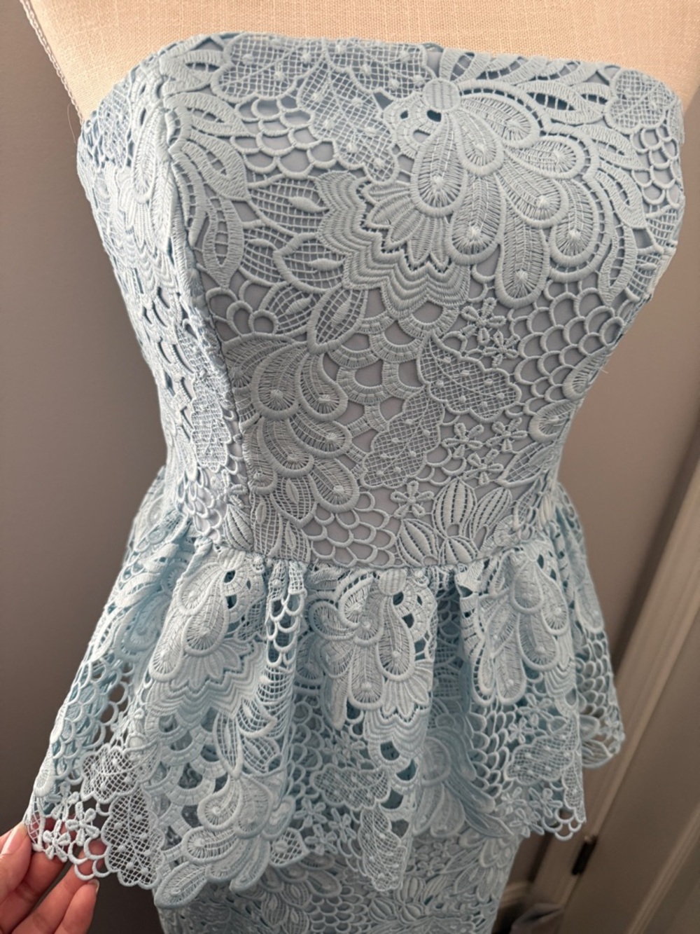 Shoshanna Strapless Light Blue Lace Peplum Midi Dress Kentucky Derby - Picture 2 of 6